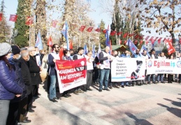 TL’nin değer kaybetmesi emekçilerin belini büktü