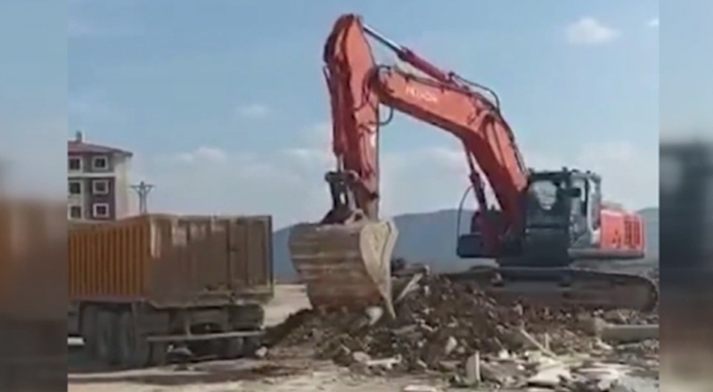 TOKİ eliyle Gaziantep’te konutlar için ilk kazma vuruldu