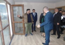 TOKİ konutlarını gezdiler