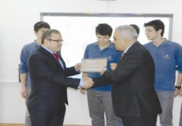 Topladıkları parayı Suriyeliler’e gönderdiler