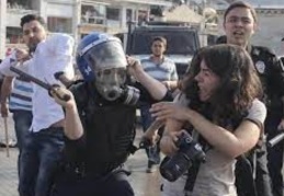 Toplantı ve gösteri yürüyüşü yönetmeliğinde değişiklik yapıldı