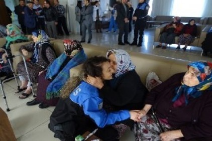 Toplum destekli polislerden huzurevi sakinlerine ziyaret