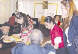 Toplum yaşlılarına sahip çıkmalı