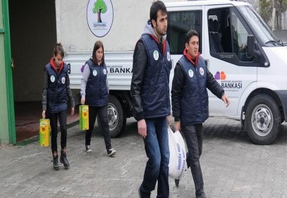 ''Toplumsal Duyarlılık'' derslerini sokaklarda işliyorlar