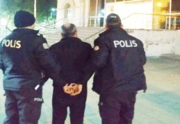 Torbacının evinden ve üzerinden 1.5 kilo esrar çıktı