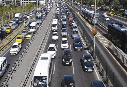 Trafiğe kayıtlı araç sayısı 17 milyonu aştı