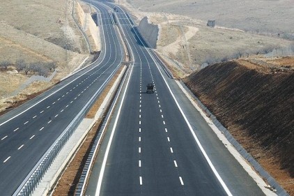 Trafik kazalarına &#8220;affeden yol&#8221;