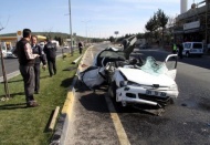 Trafik kazasında 1 kişi öldü 2'si ağır 3 kişi yaralandı