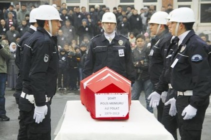 Trafik kazasında ölen polis memuru memleketine uğurlandı 