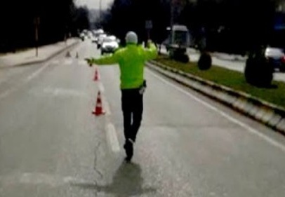 Trafik polislerinin sürücülere yönelik denetimleri sürüyor 