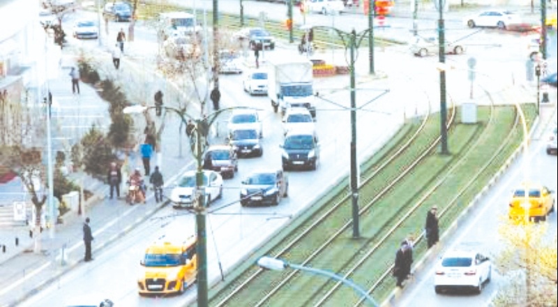 Trafik sorununa acilen bir çözüm getirilmeli