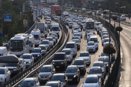 Trafikteki araçların yüzde 87.4&#8217;ü beyaz, gri ve siyah
