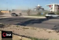 Trafikteki lüks araçların tehlikeli drift şovu kamerada