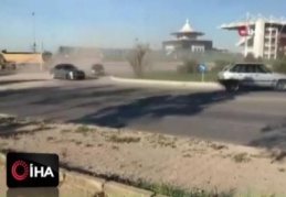 Trafikteki lüks araçların tehlikeli drift şovu kamerada