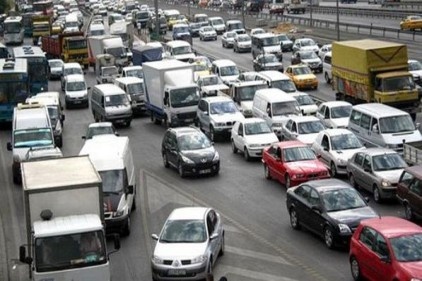 Trafikteki taşıt sayısı 64 bin 490 adet arttı 