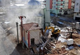 Trafo binası yıkıldı