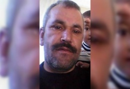 Traktörün altında kalan çiftçi öldü 