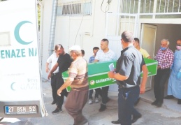 Traktörün altında kalan genç hayatını kaybetti