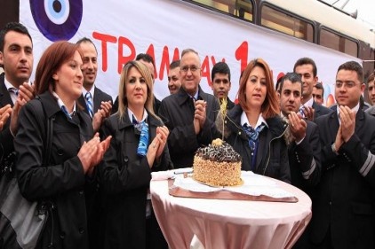 Tramvay 1 yaşında