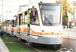 Tramvay raydan çıktı