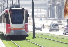 Tramvayın çarptığı genç kız, 12 günlük yaşam savaşını kaybetti