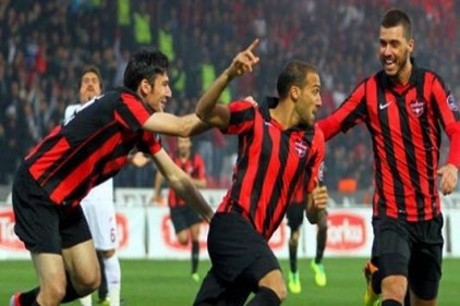 Traore, Cenk Tosun ve Mustafa Durak&#8217;ın toplam faul sayısı 172