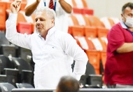 Tribünde göbek atması tartışma yarattı