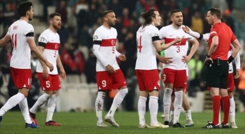 Tribünlerden TFF'ye tepki
