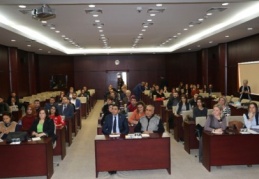 Triko ve hazır giyim sektörü için “Renk ve Trend Semineri” düzenledi