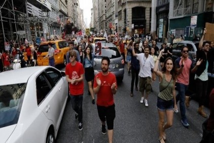 Trump, New York&#039;a gelmeden protesto gösterileri başladı