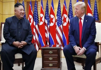 Trump ve Kim silahsızlandırılmış bölgede buluştu