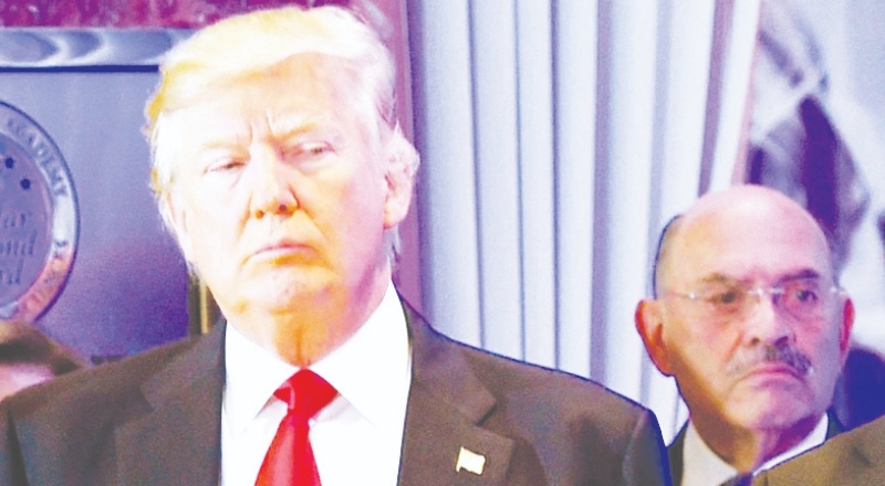 Trump'ın baş muhasebecisi vergi kaçakçılığından hakim karşısına çıkarıldı