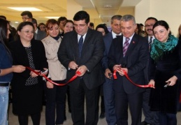 Tuluhan Tekelioğlu ve Okay Temiz Kadınlar Günü için geliyor