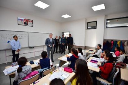 Tüm çocukların en iyi şekilde eğitim almaları için çalışıyoruz