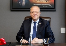 Tüm dünyanın geleceğinin yeniden şekilleneceği bir süreçten geçiyoruz