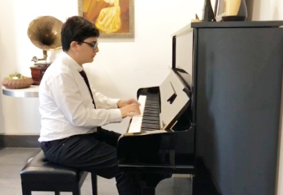 Tuna Uslu, piyano yarışmasında dünya birincisi oldu