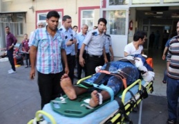 Turist taşıyan otobüs devrildi, 16 kişi yaralandı