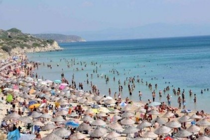 Turizm geliri yüzde 35,6 azaldı