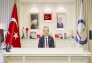 Türk bayrağını yırtmasına tepki gösterdi