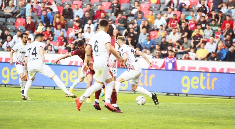 Türk futbol tarihine geçen anlar yaşandı 1-1
