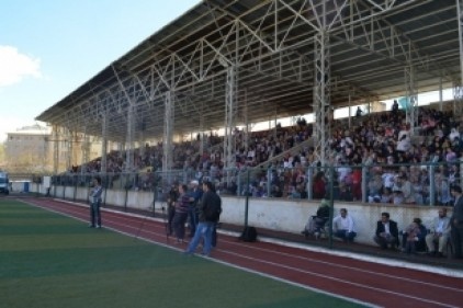 Türk futbolunun efsane isimleri, 20 Ağustos&#8217;ta Hakkari&#8217;de sahaya çıkacak &#8232;