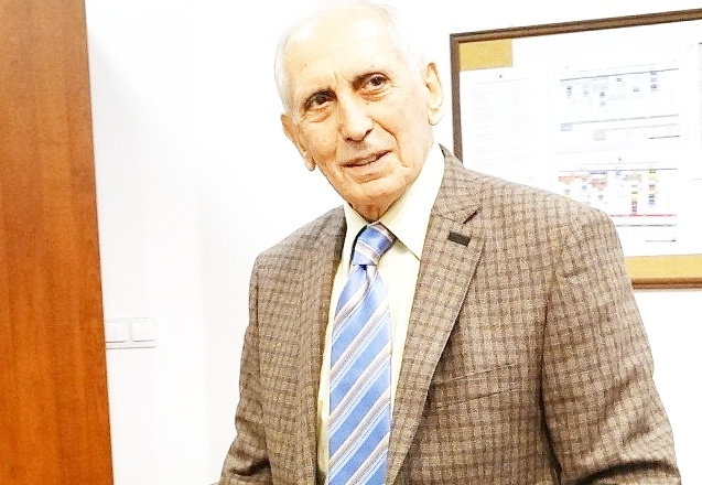 Türk futbolunun simge isimlerinden Özkan Sümer hayatını kaybetti