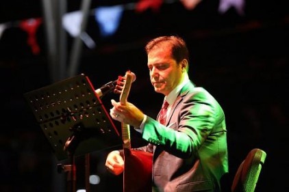 Türk Halk Müziği sanatçısı Orhan Hakalmaz konser verdi