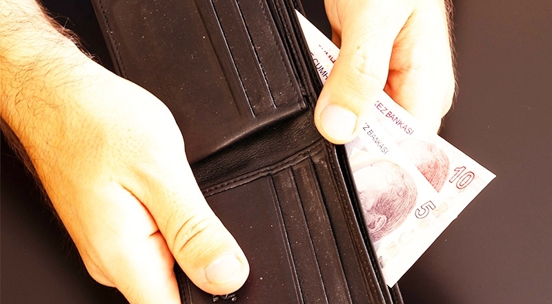 Türk-İş: Açlık sınırı 2 bin 562, yoksulluk sınırı 8 bin 638 lira