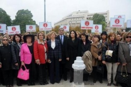 Türk Kadınlar Birliği, seçme ve seçilme hakkı yıldönümünü Gaziantep&#8217;te kutladı