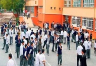 Türk kızlarının eğitimde erkeklerden başarılı