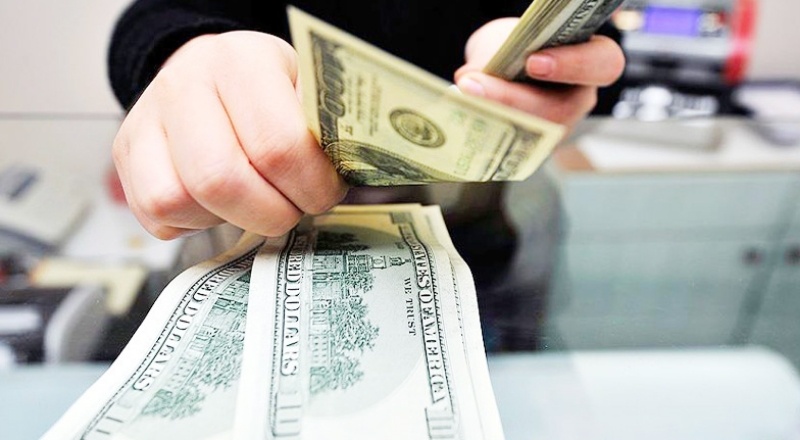 Türk Lirası'nda değer kaybı sürüyor; dolar 13,77 lira