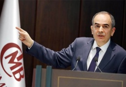 Türk Lirasının Perşembe günü rekor düzeye düşmesi tartışılıyor