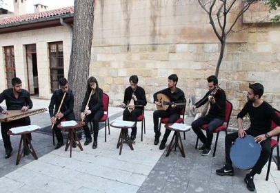 Türk Musikisi koroundan “Seslenişler” dinletisi
