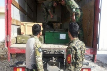 Türkiye, ABD&#039;nin baskılarına boyun eğdi ve topraklarını Kobani&#039;ye geçmek isteyenlere açtı